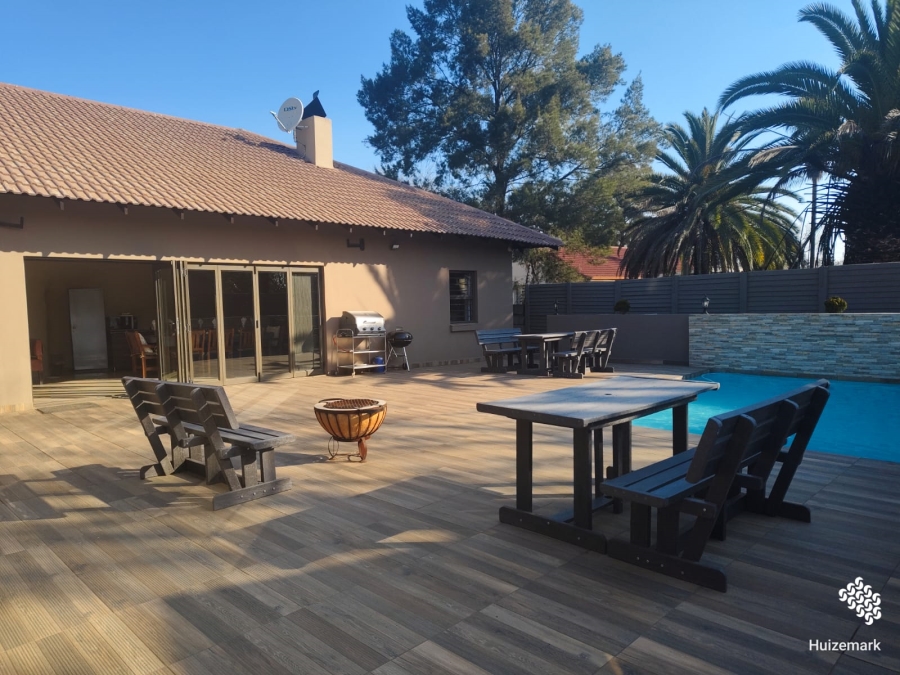 5 Bedroom Property for Sale in Vaalpark Free State
